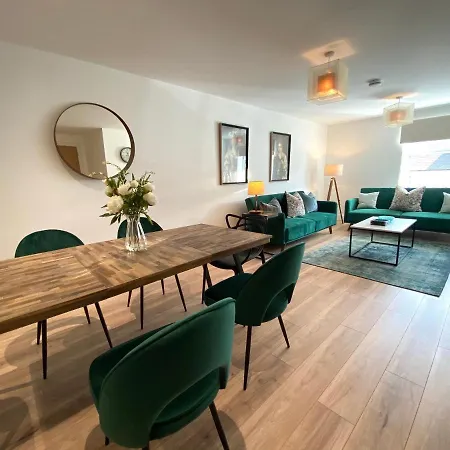 High Street, Stylish City Centre Apartment, 3 Bed Перт Экстерьер фото
